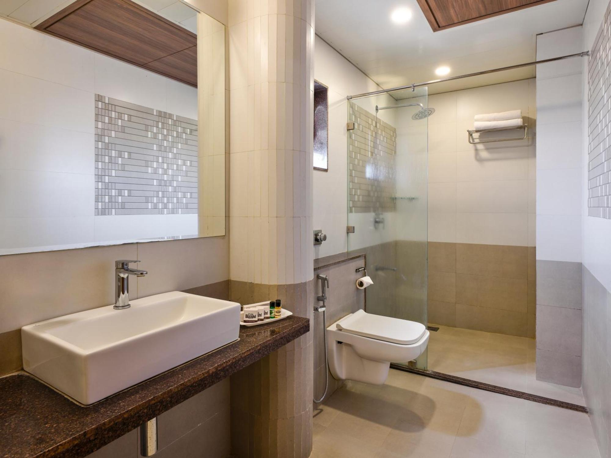 Pride Biznotel Sasan Gir Ngoại thất bức ảnh